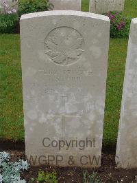 Etaples Military Cemetery - Storr, James